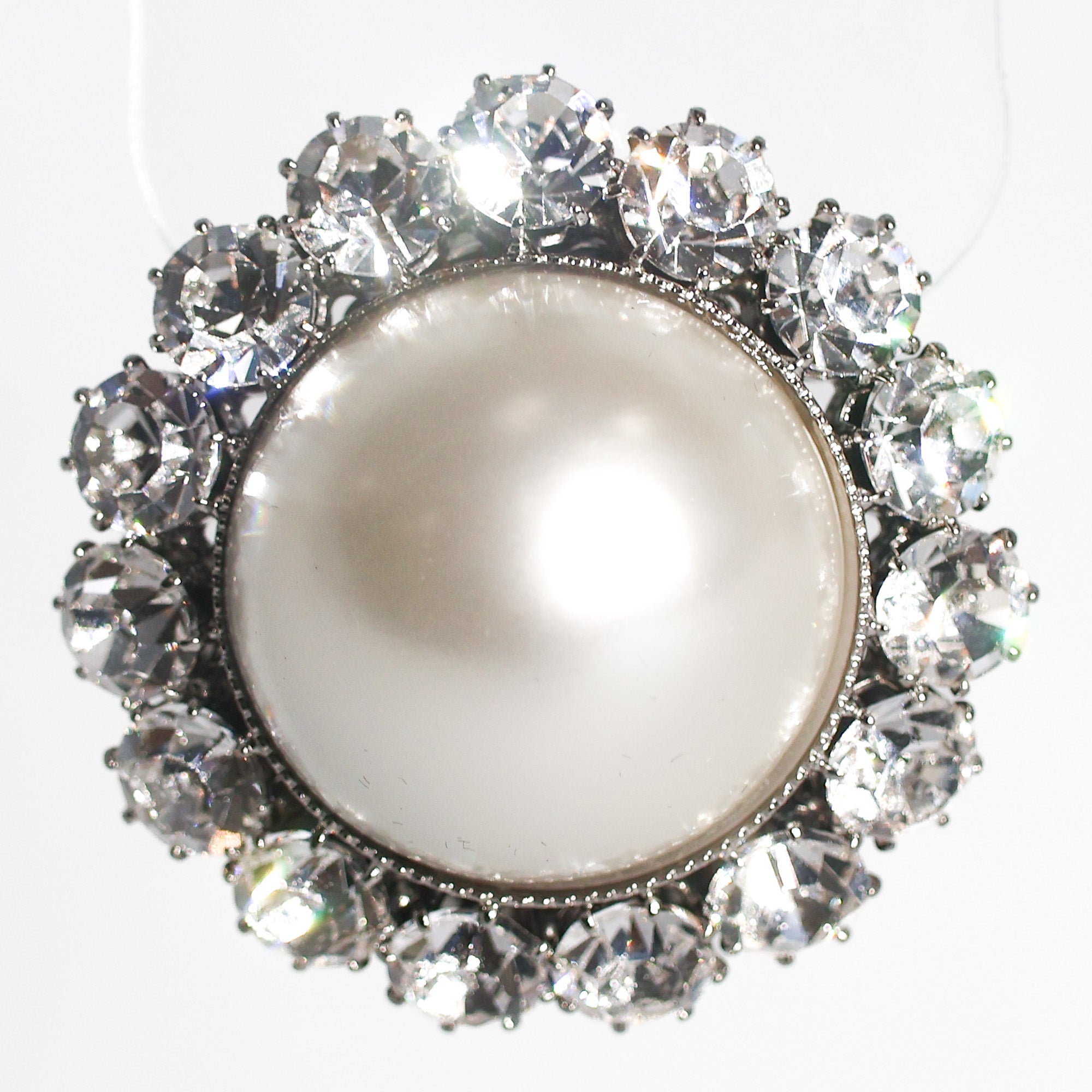Toppina Perla Contornata di Strass Tocchi